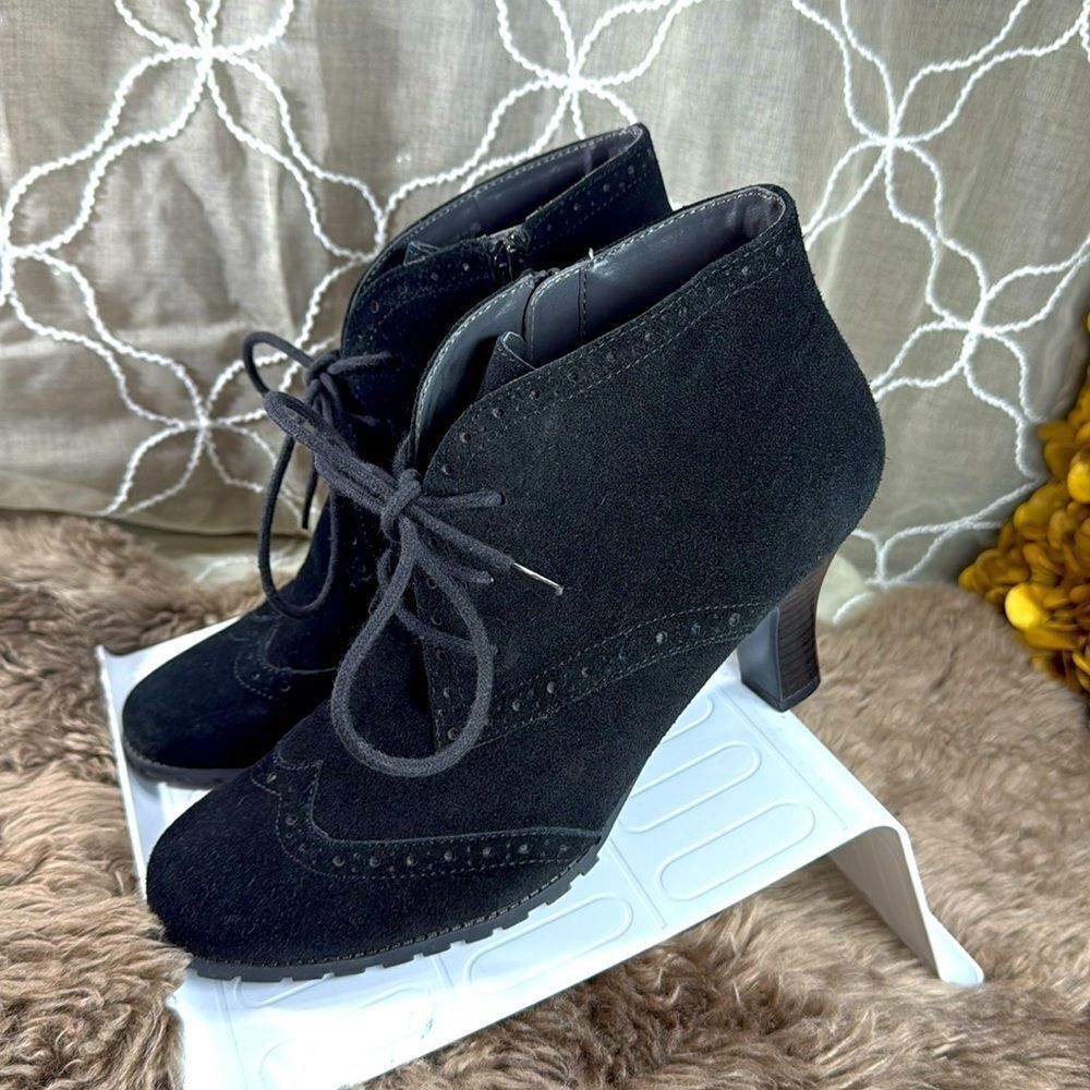(E2) Aerosoles Vintage Sleep In Black Suede Ankle Boots with Side Zip Sz 9.5 US